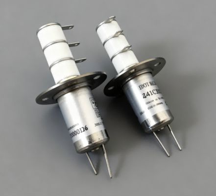 comprare Corrente ad alta tensione di tensione di funzionamento del relè DC5KV di vuoto del piccolo volume 30A online manufacture
